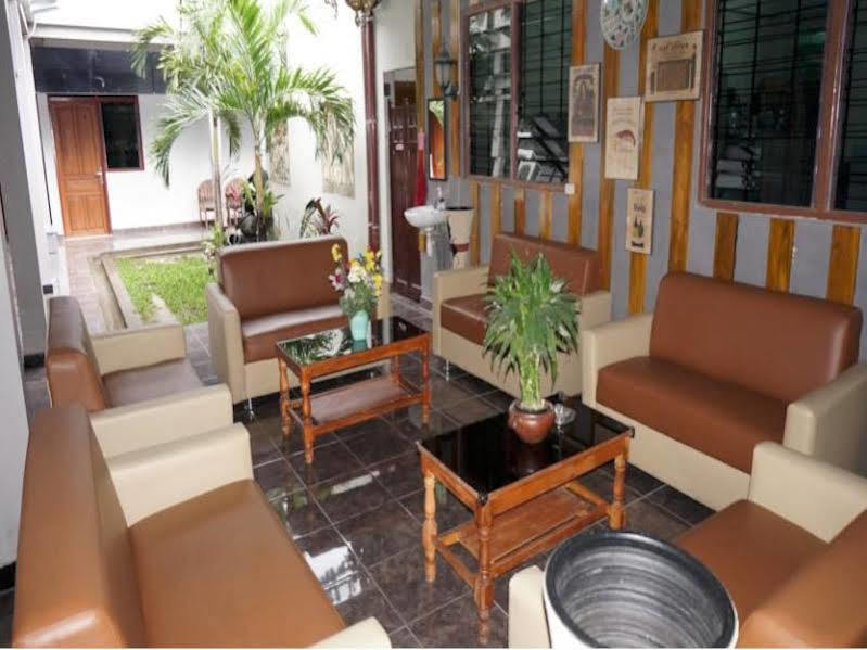 OYO 198 Emdi House Seturan Hotel Melati Bagian luar foto